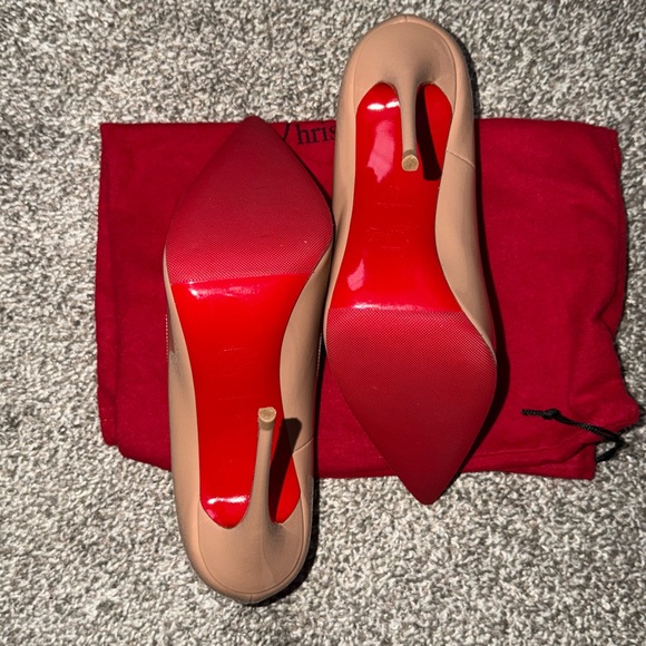 Used in Great Condition Christian Louboutin‘s So Kate Patent Nude Size 41 - Picture 10 of 14